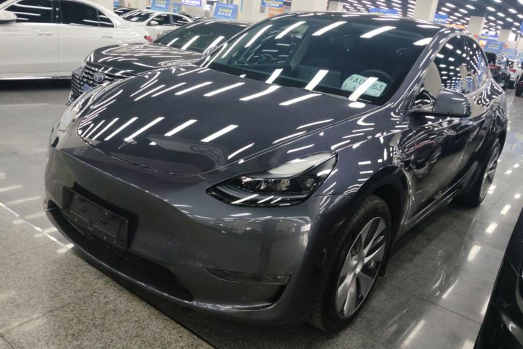 Used Tesla Model Y 2023 Long-Range All-Wheel-Drive Version