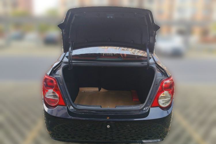 Used Chevrolet Aveo Sonic 2011 Sedan 1.4L MT SL
