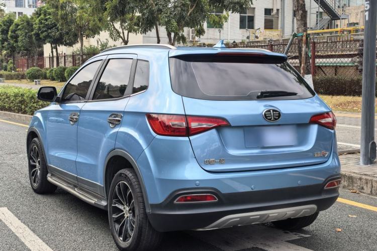 Used FAW Senya R7 2016 1.6L Manual Luxury Model Exterior 8