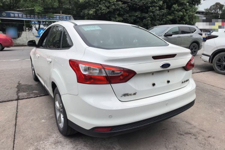 Used Ford Focus 2012 Sedan 1.6L Automatic Fashion Edition