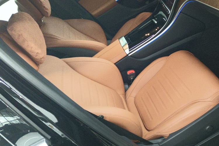 Used Mercedes-Benz GLC 2024 Refreshed GLC 300 L 4MATIC Dynamic Version 5 Seats
