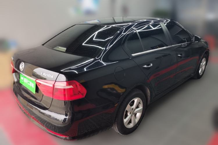 Used Volkswagen Lavida 2015 1.6L Automatic Fashion Edition Rear Right 45 Deg