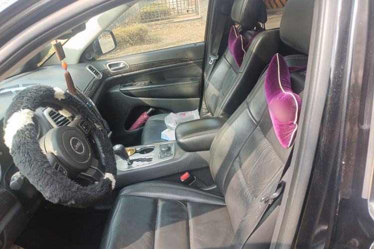 Used Jeep Grand Cherokee 2011 Revised Version 3.6L Comfort Edition
