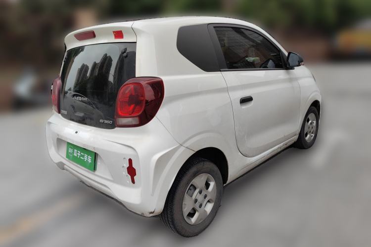 Used Roewe Clever 2021 302km All-Round Version Rear Right 45 Deg