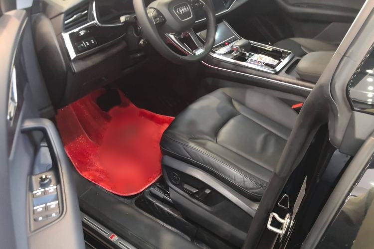 Used Audi Q8 2019 55 TFSI Luxury Dynamic Model
