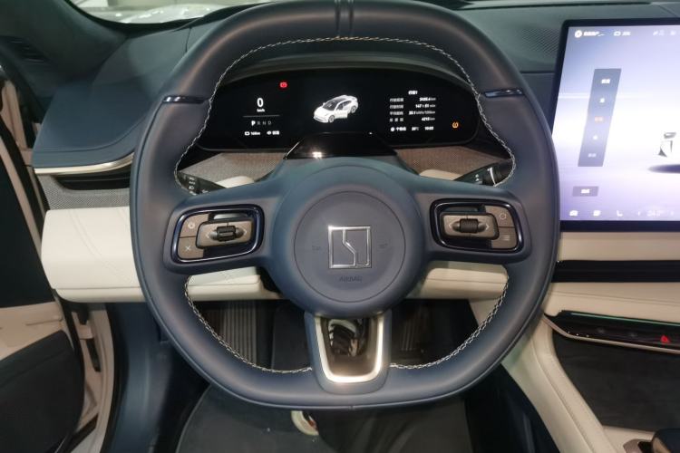 Used Zeekr 001 2025 YOU Edition 100 kWh All-Wheel Drive Steering Wheel