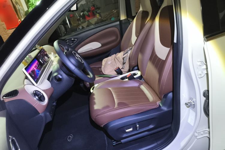 Used Wuling Bingo 2024 333 km Lingxi Connected Version Left Front Seat