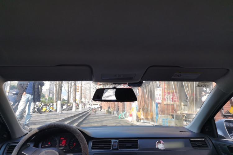 Used Volkswagen Santana 2015 1.6L Manual Fashion Edition