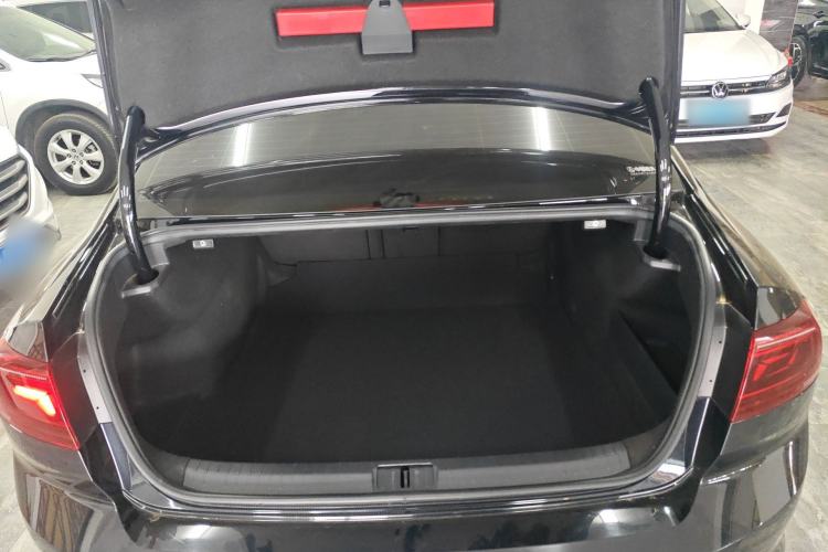 Used Volkswagen Magotan 2023 2 Million Units Limited Edition 280TSI DSG Leading Version Trunk