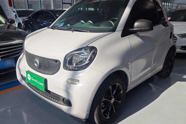 Used smart fortwo 2015 1.0L 52 kW hardtop Dynamic version