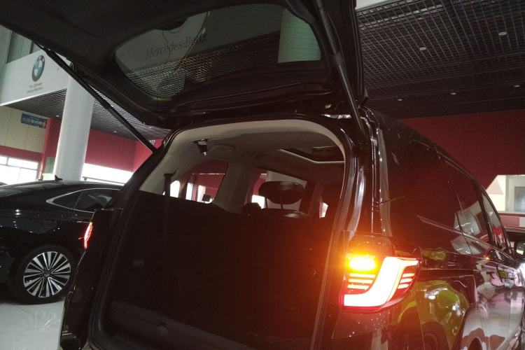 Used Honda Elysion 2024 2.0L eHEV Luxury Edition