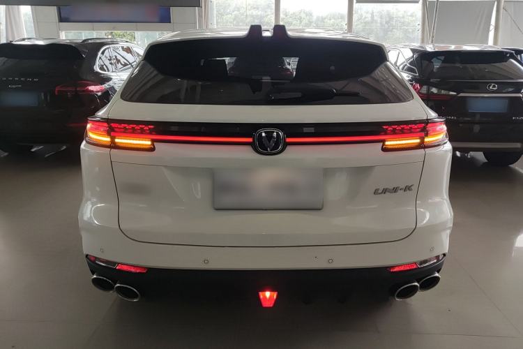 Used CHANGAN UNI-K 2024 2.0T Two-Wheel Drive Global Edition Exterior 4