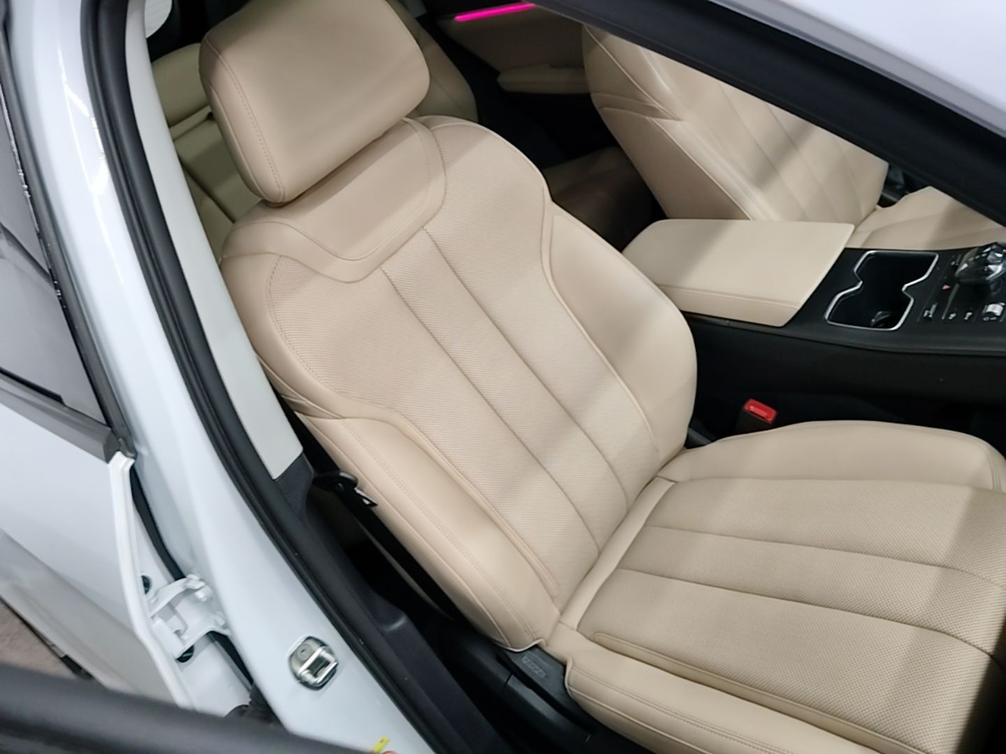 BYD Song Pro New Energy 2025 Second-Generation DM-i 115KM Excellence Version — снимка 19
