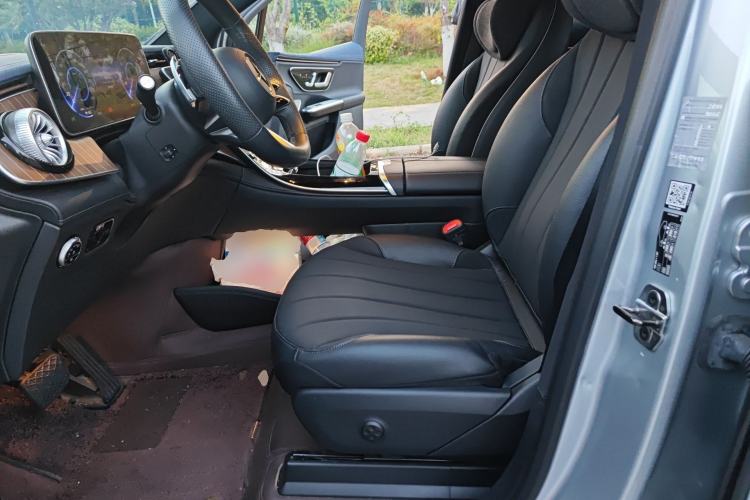 Used Mercedes-Benz EQE SUV 2023 350 4MATIC Luxury Edition Left Front Seat