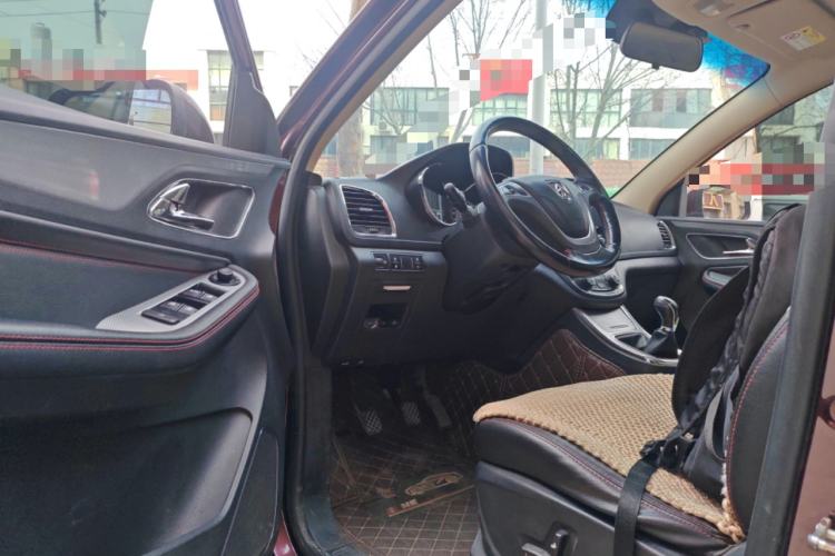 Used Baojun 560 2015 1.8L manual luxury version