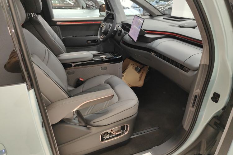 Used Zeekr MIX 2025 Intelligent Driving Version
