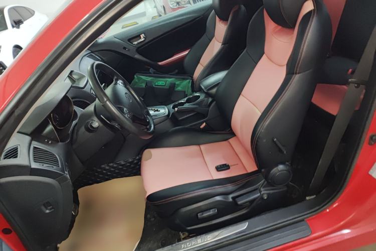 Used Hyundai Genesis Coupe 2009 2.0T Automatic Deluxe Edition Left Front Seat