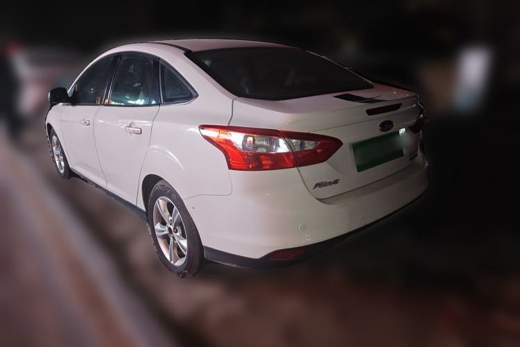 Used Ford Focus 2012 Sedan 1.6L Manual Fashion Edition
