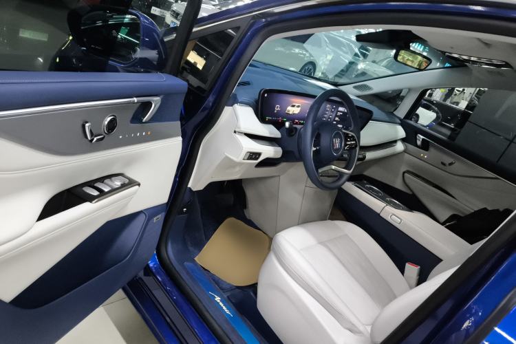 Used Buick GL8 New Energy 2024 Lu Zun Luxury Edition 7-Seater Driver Seat