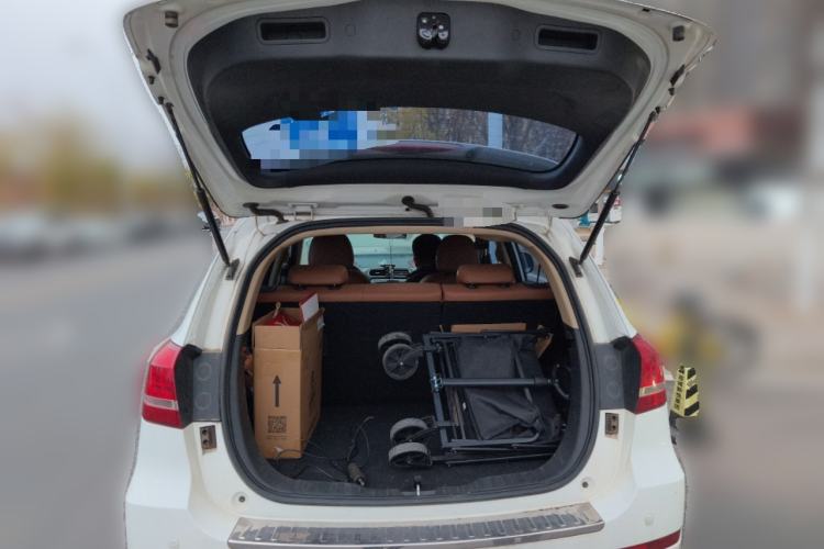 Used Haval H2 2015 1.5T Automatic Two-Wheel Drive Elite Edition Trunk