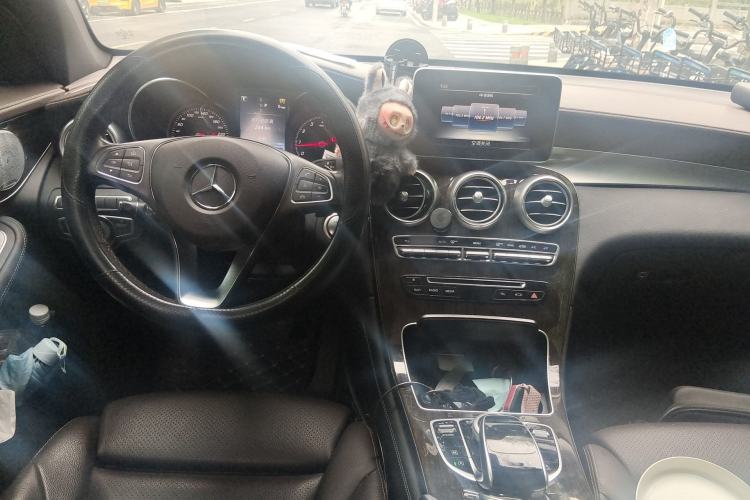 Used Mercedes-Benz GLC 2017 GLC 260 4MATIC Luxury Model Center Console