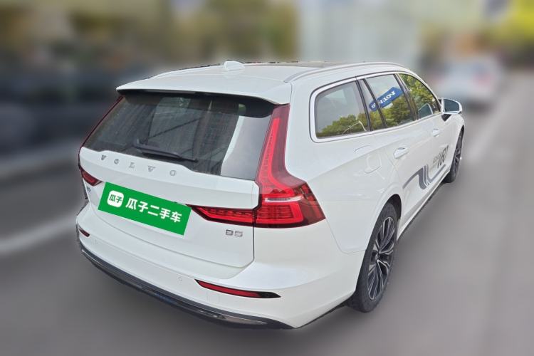 Used Volvo V60 2024 B5 Zhiyuan Luxury Edition
