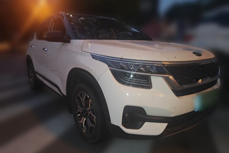 Used Kia KX3 2020 1.5L CVT Trend Edition Front Right 45 Deg