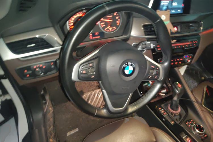 Used BMW X1 2018 xDrive20Li Luxury Edition Steering Wheel