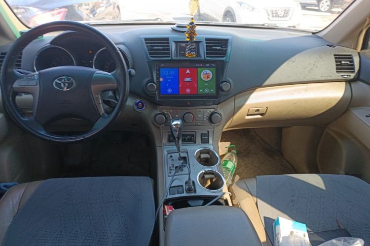Used Toyota Highlander 2009 2.7L Two-Wheel Drive 5-Seater Sport Edition Center Console