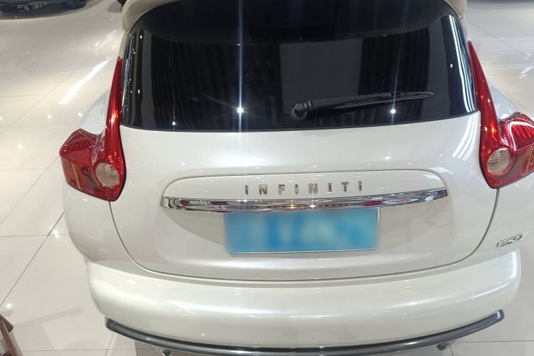 Used Infiniti ESQ 2014 1.6L Spontaneous Edition