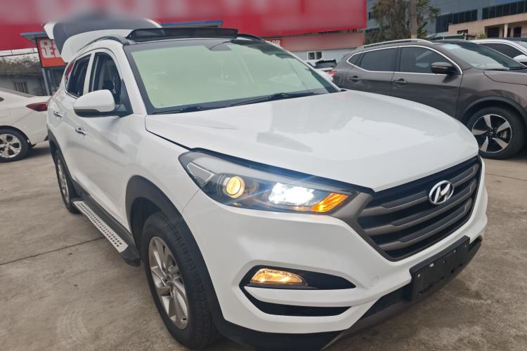 Used Hyundai Tucson 2015 2.0L Automatic Two-Wheel Drive Smart Version
