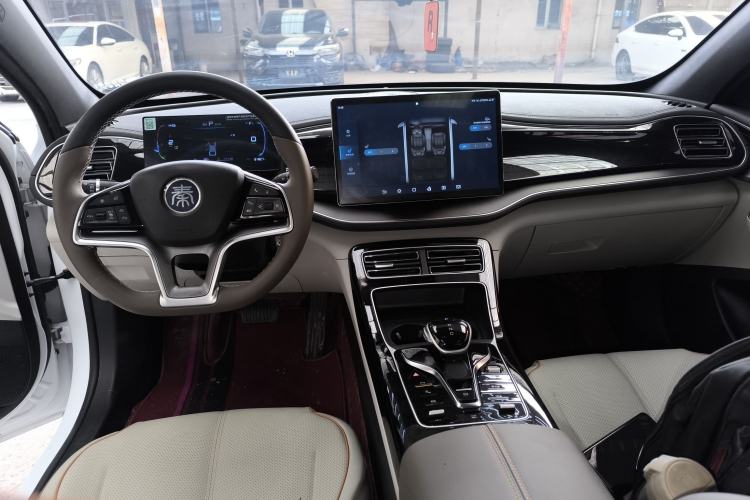 Used BYD Qin PLUS 2023 Champion Edition DM-i 120KM Excellence Model