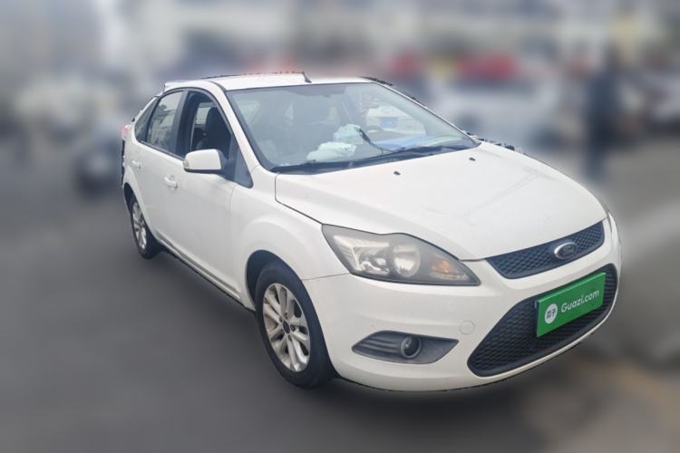 Used Ford Focus 2013 Hatchback Classic 1.8L Automatic Base Model Front Right 45 Deg
