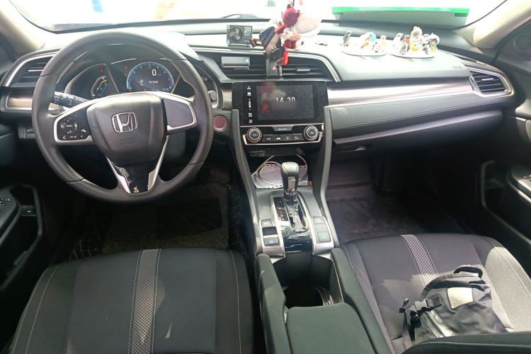 Used Honda Civic 2019 220TURBO CVT Dynamic Edition China VI Center Console
