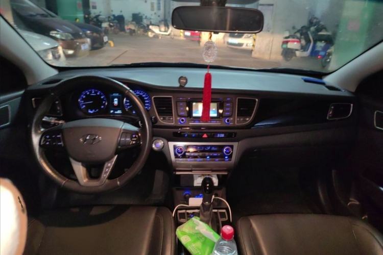 Used Hyundai Mistra 2014 1.8L Automatic Deluxe DLX Model Interior 1