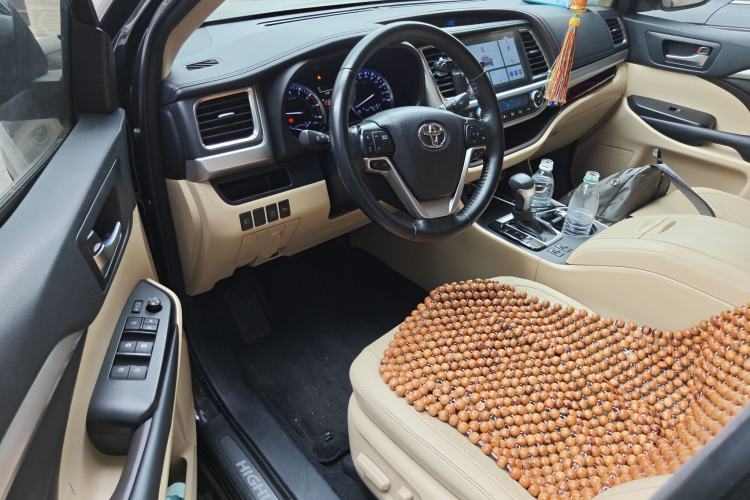 Used Toyota Highlander 2018 2.0T Four-Wheel Drive Luxury Edition 7 Seats China V Emission Standard