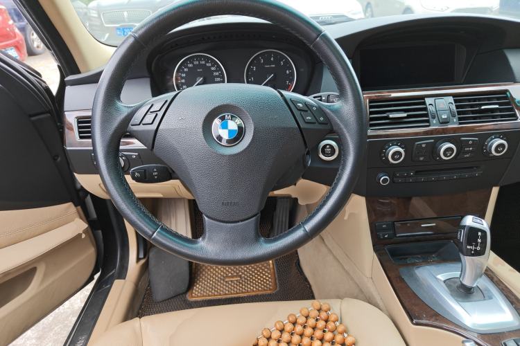 Used BMW 5 Series 2010 530Li Luxury Model Steering Wheel