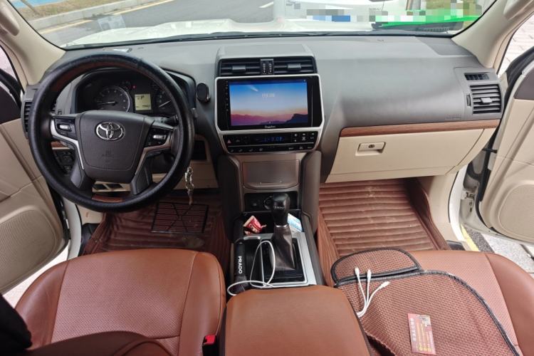 Used Toyota Prado 2017 2.7L Automatic 2700 Gasoline 4x4 7-Seater – Middle East Version