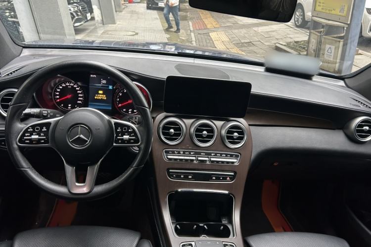 Used Mercedes-Benz GLC 2020 GLC 260 L 4MATIC Dynamic Model Interior 1