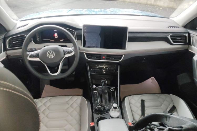 Used Volkswagen Tayron 2023 280TSI Two-Wheel-Drive Luxury Plus Advanced Version Center Console