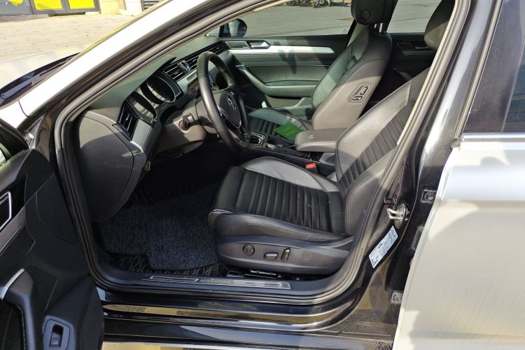 Used Volkswagen Magotan 2019 330TSI DSG Leading Model China VI Standard