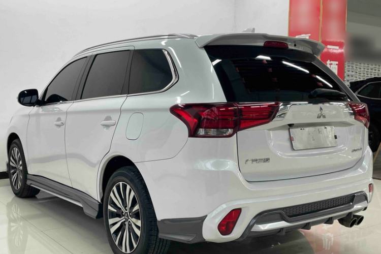 Used Mitsubishi Outlander 2021 2.0L Two-Wheel Drive Comfort Edition 5 Seats