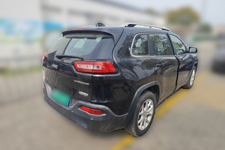 Used Jeep Cherokee 2016 2.0L Superior Edition
