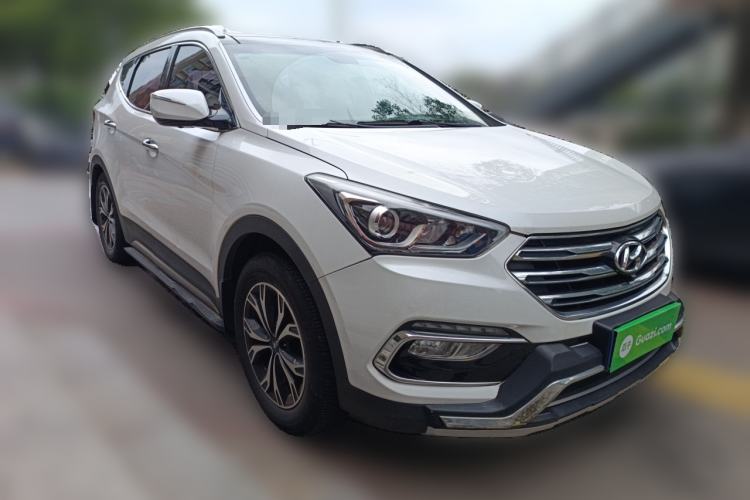 Used Hyundai Santa Fe 2017 2.0T Automatic Two-Wheel Drive Smart Version 7 Seats
