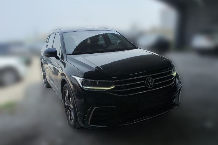 Used Volkswagen Tiguan L 2022 330TSI Automatic Two-Wheel Drive R-Line Enhanced Edition Front Right 45 Deg