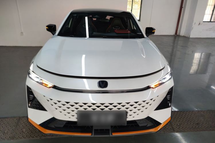 Used CHANGAN UNI-V 2024 1.5T Prestige Sport Edition Front