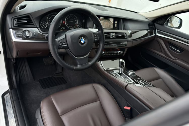 Used BMW 5 Series 2014 525Li Luxury Design Package
