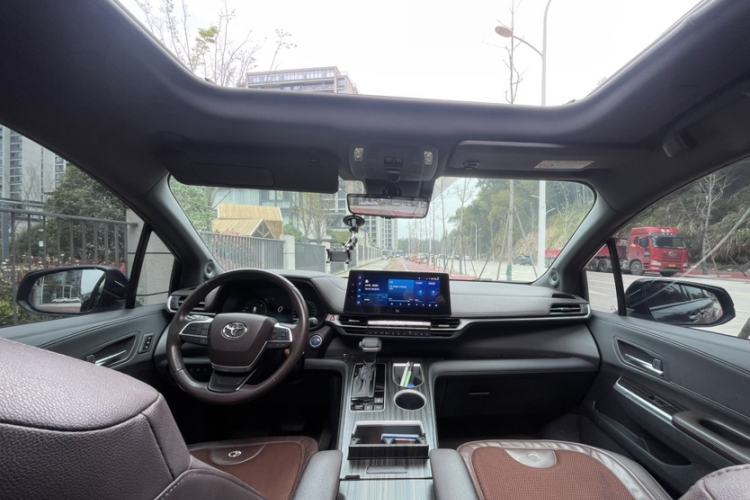 Used Toyota SIENNA 2021 2.5L Hybrid Platinum Edition Audio And AC Panel