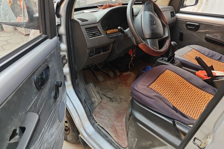 Used Wuling Rongguang S 2021 1.2L Standard Model Window-Sealed Car with Air Conditioning 2 Seats LSI