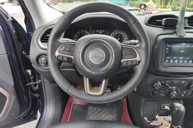 Used Jeep Renegade 2018 Connected Large Screen Version 180T Automatic High-Energy Edition
